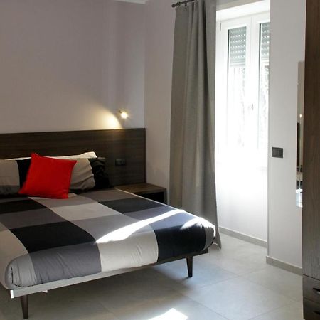 Easyroom Frosinone - Casello Autostradale Bagian luar foto