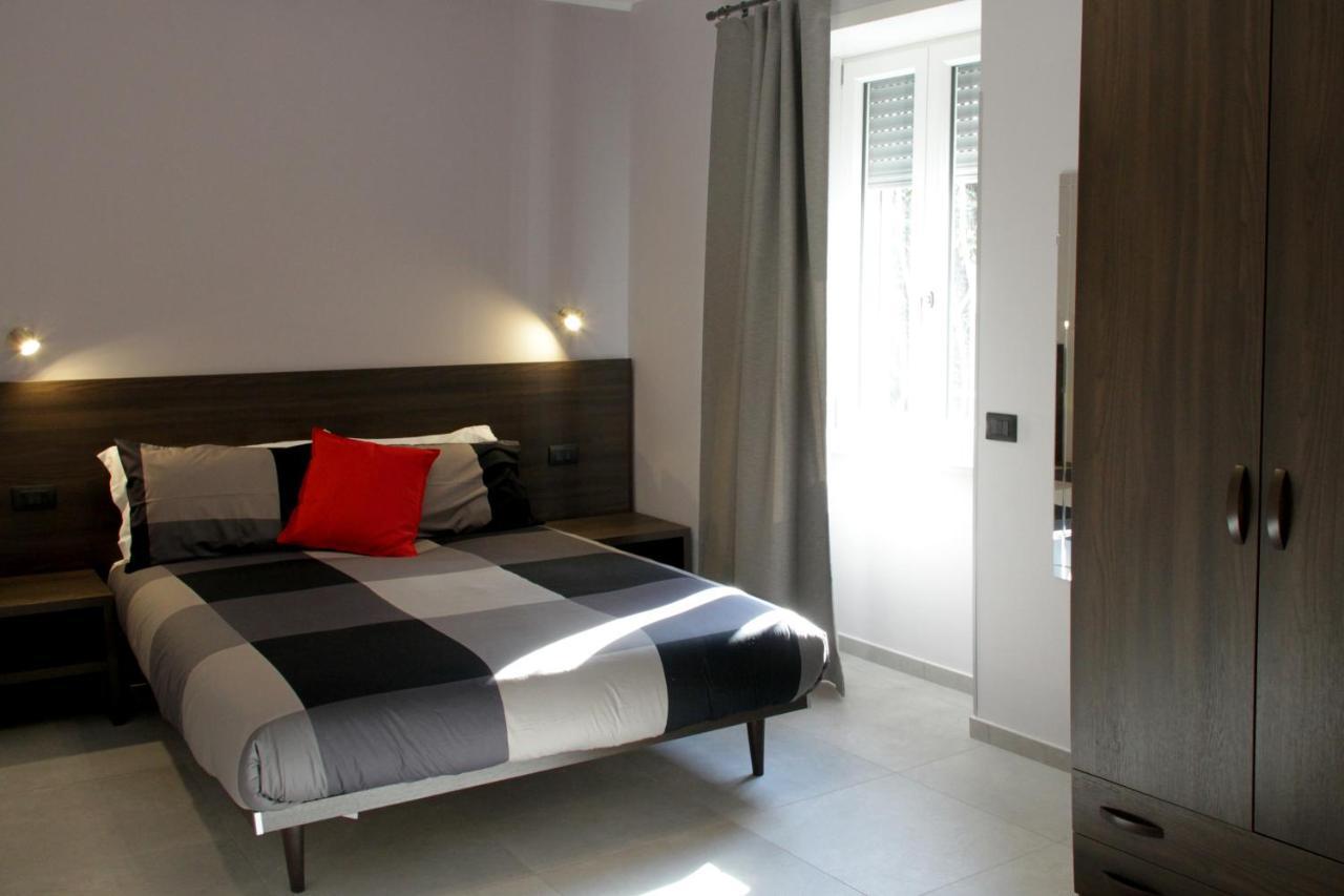 Easyroom Frosinone - Casello Autostradale Bagian luar foto