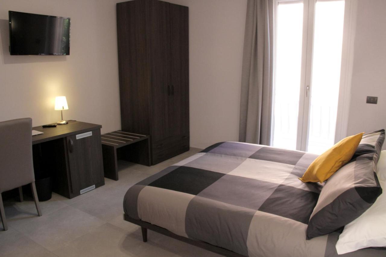 Easyroom Frosinone - Casello Autostradale Bagian luar foto