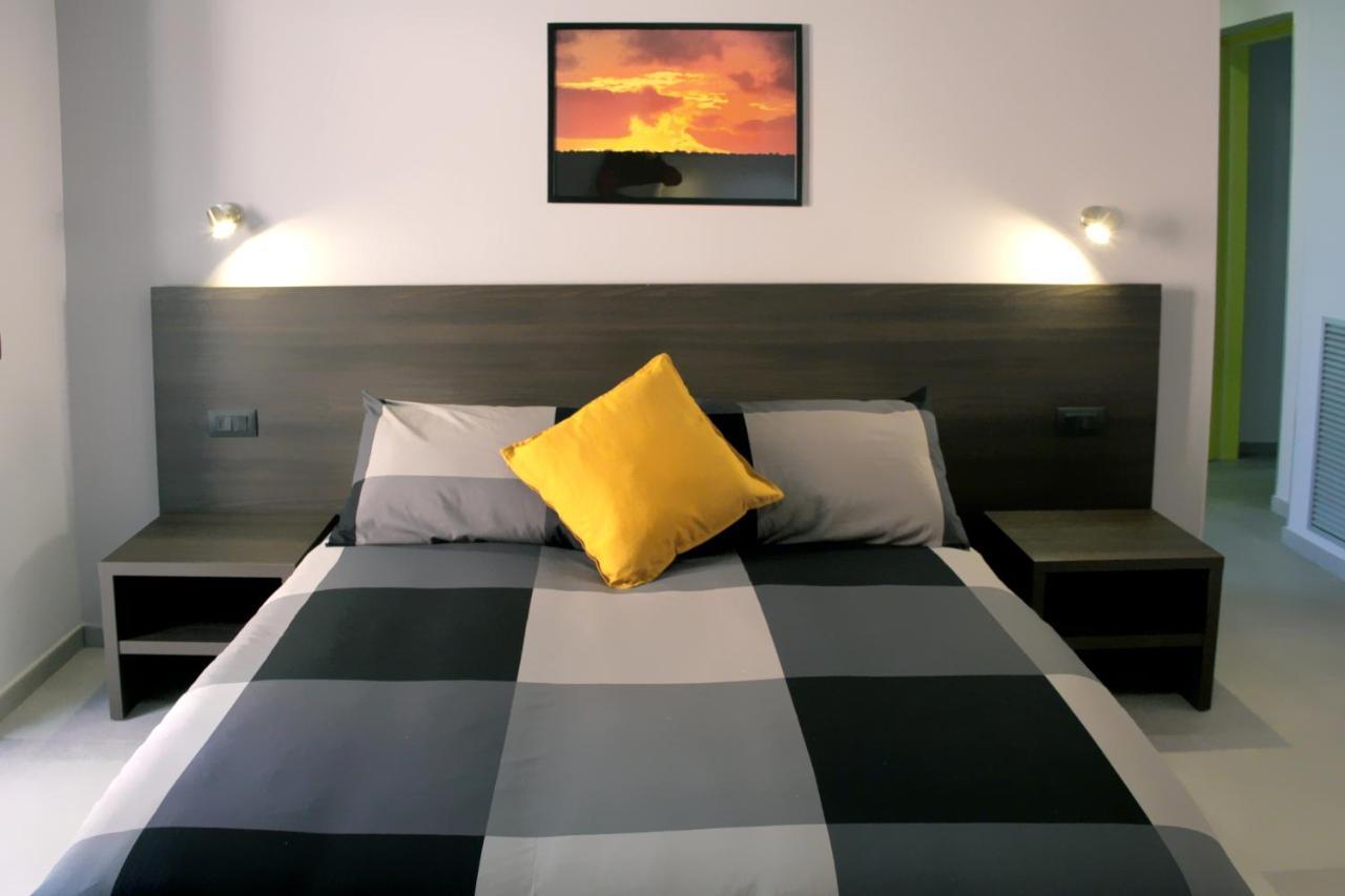Easyroom Frosinone - Casello Autostradale Bagian luar foto