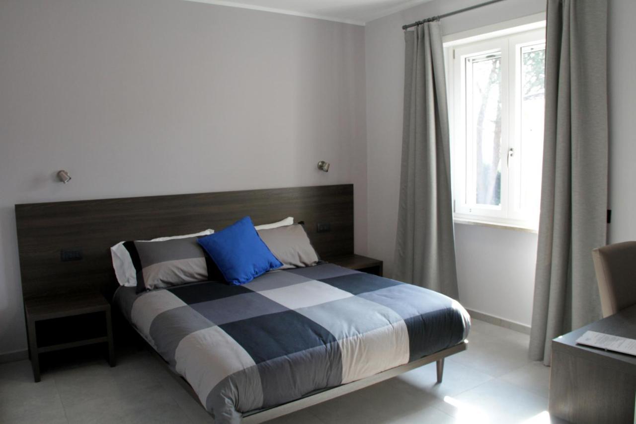 Easyroom Frosinone - Casello Autostradale Bagian luar foto