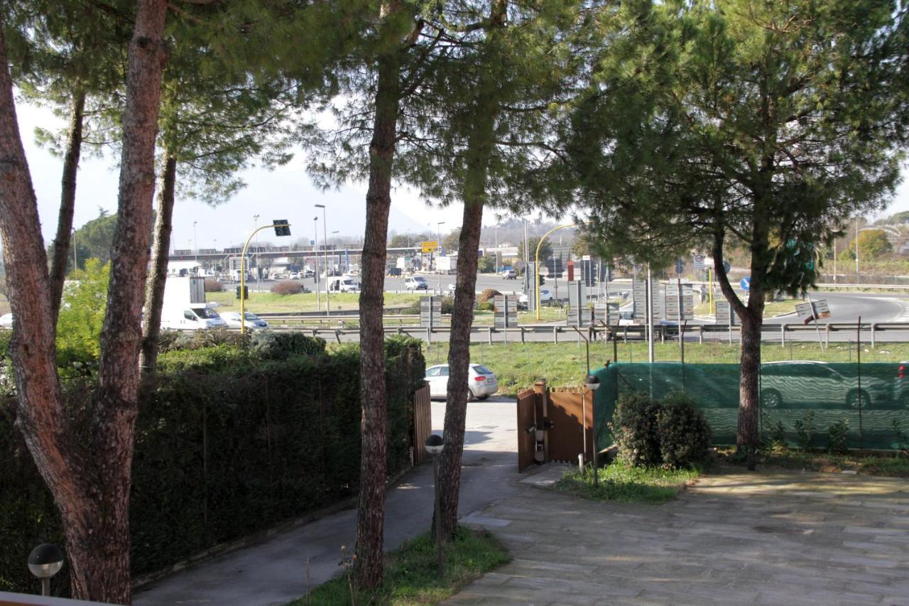 Easyroom Frosinone - Casello Autostradale Bagian luar foto